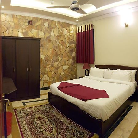 Triple One Hotel Suites Abbottabad Esterno foto