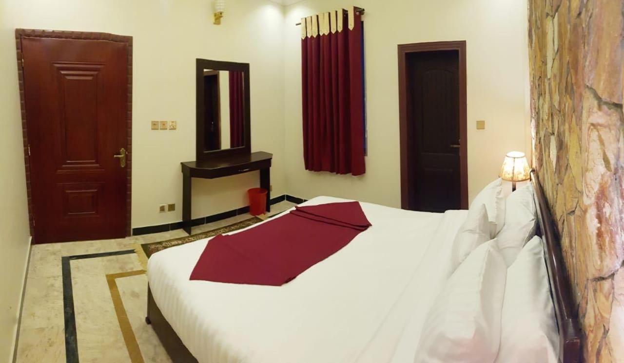 Triple One Hotel Suites Abbottabad Esterno foto